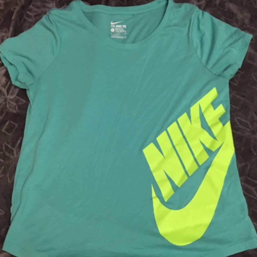 Nike Tee